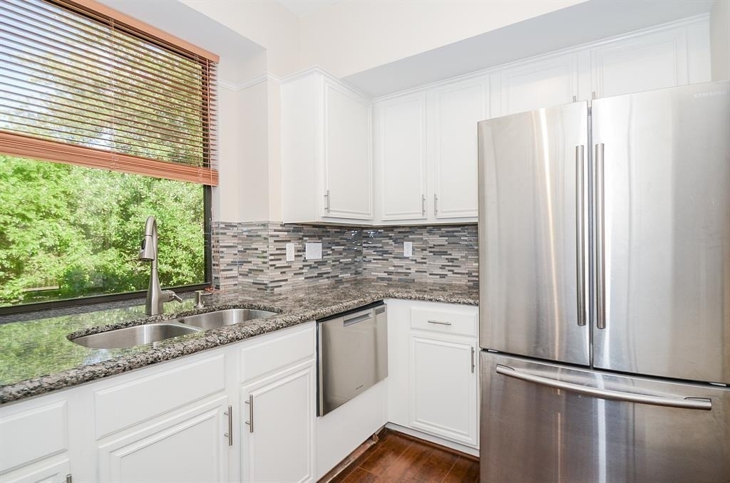 737 Davis Road - Photo 9