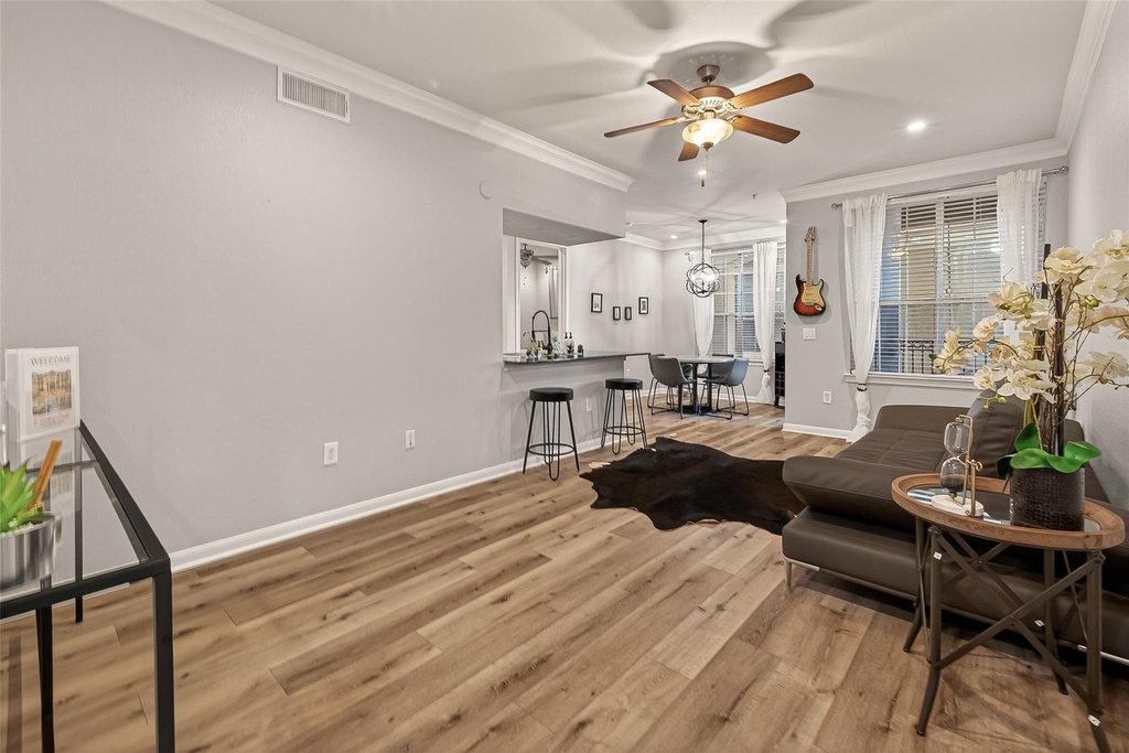 7575 Kirby Drive - Photo 2