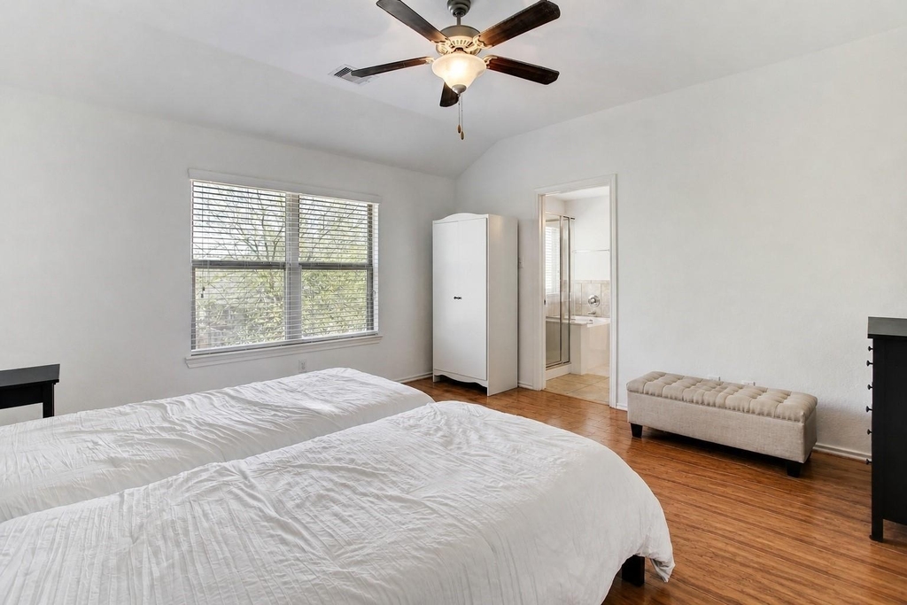 6423 Calgary Woods Lane - Photo 14