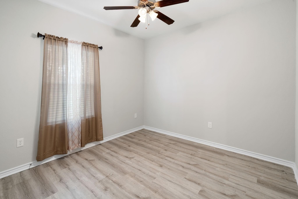 6927 David Street - Photo 18