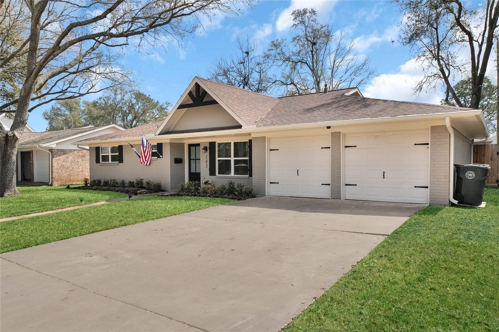143 Bluebonnet Street - Photo 0