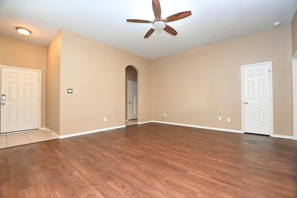 2123 Castle Gardens Lane - Photo 2