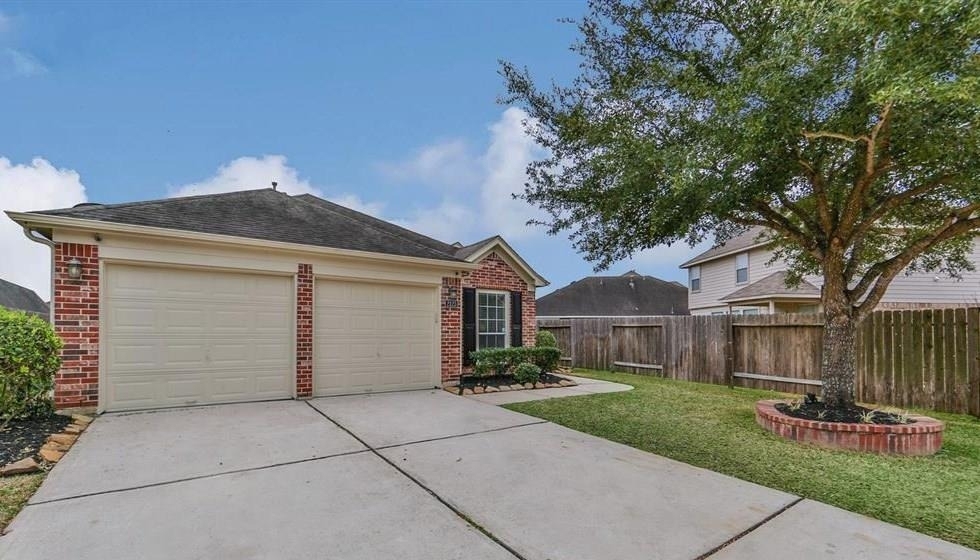 2123 Castle Gardens Lane - Photo 0