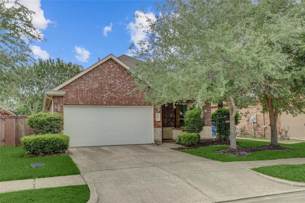 606 Sabinal Street - Photo 1