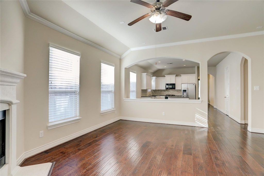 606 Sabinal Street - Photo 10