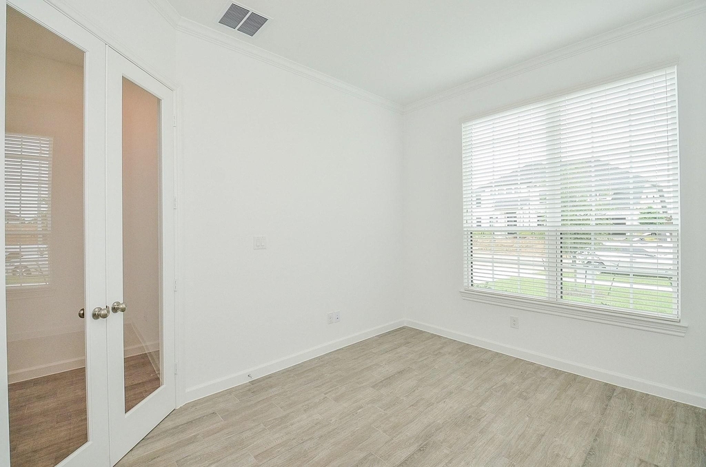 3811 Hermitage Drive - Photo 8