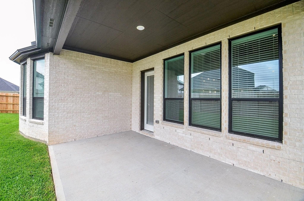 3811 Hermitage Drive - Photo 3