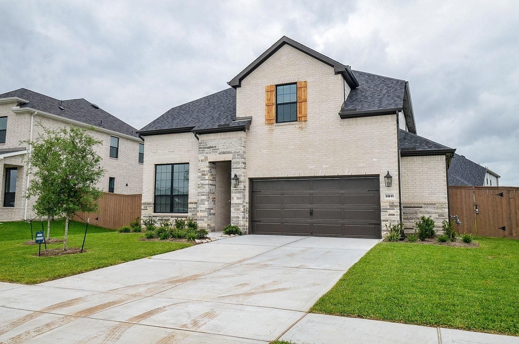 3811 Hermitage Drive - Photo 1