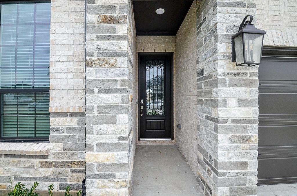 3811 Hermitage Drive - Photo 2