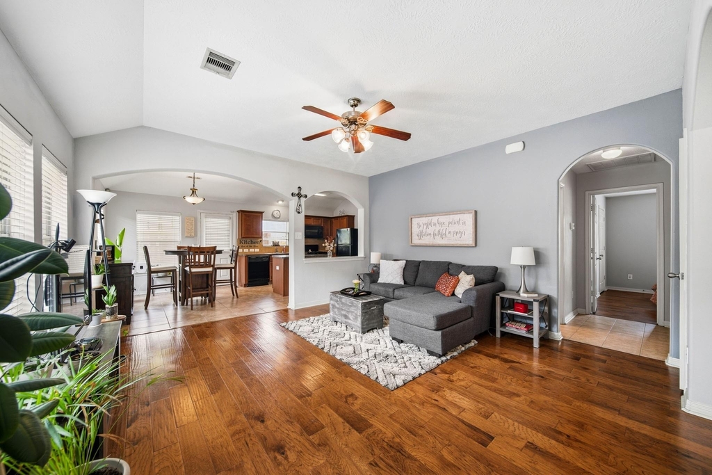 3414 Oaklawn Place Drive - Photo 2