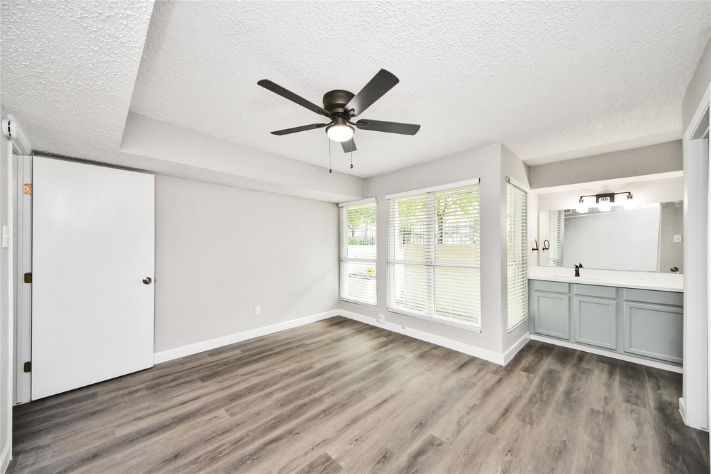 781 Country Place Drive - Photo 4