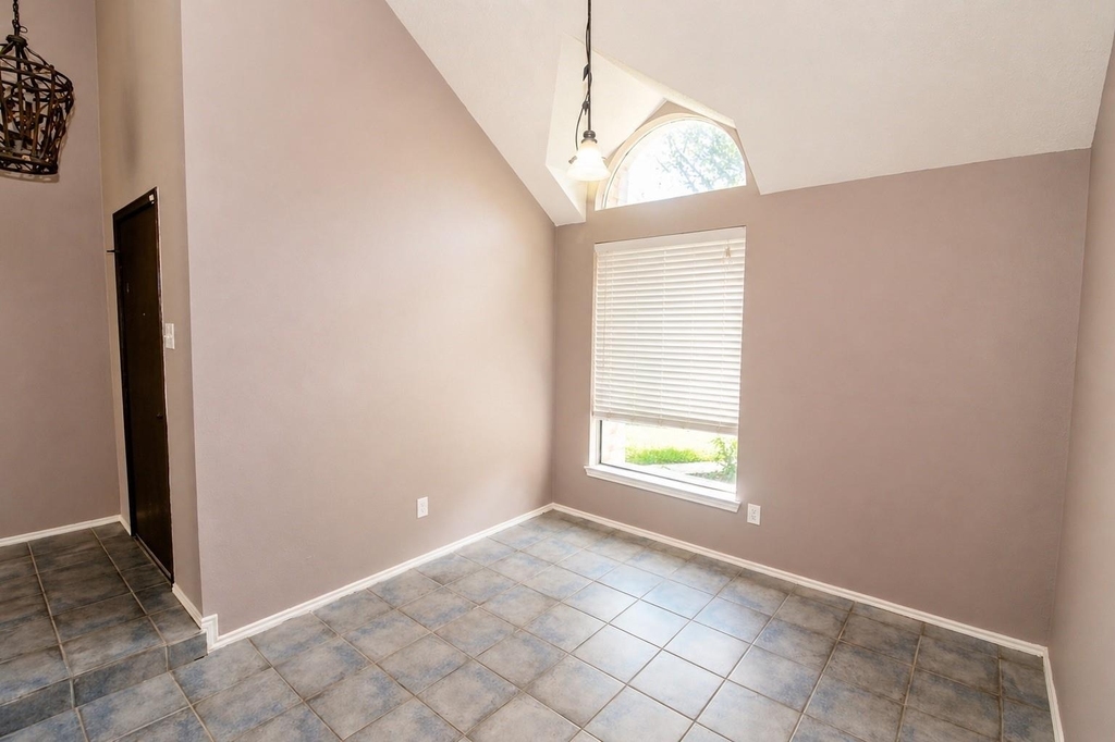 3515 Woodmere Lane - Photo 4