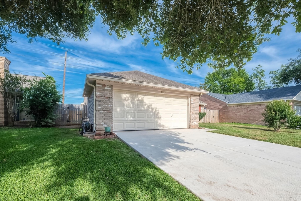 3231 E Heatherock Circle - Photo 2