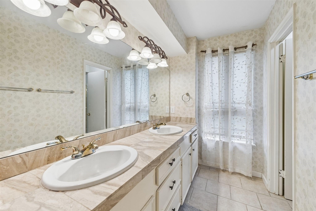 7511 Theisswood Road - Photo 9