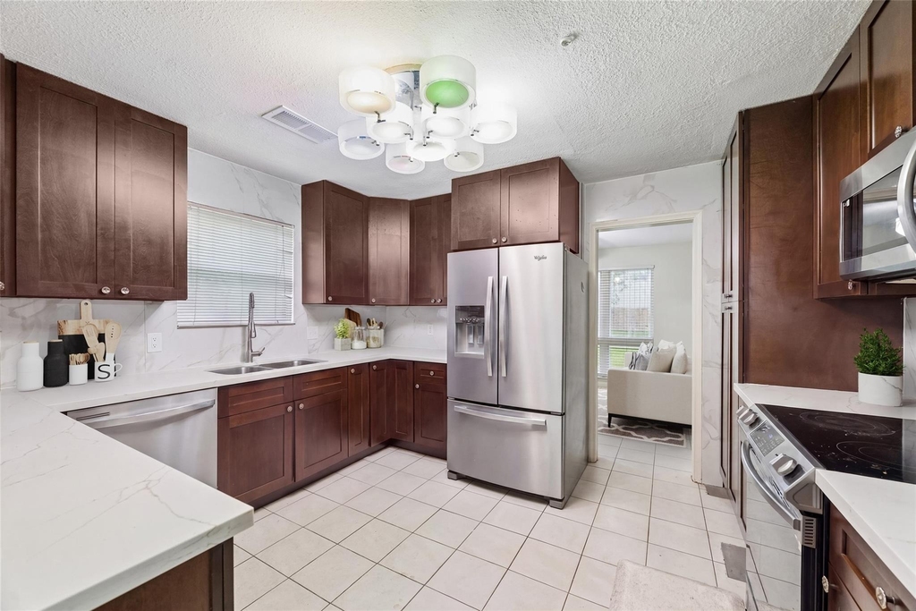 7511 Theisswood Road - Photo 6