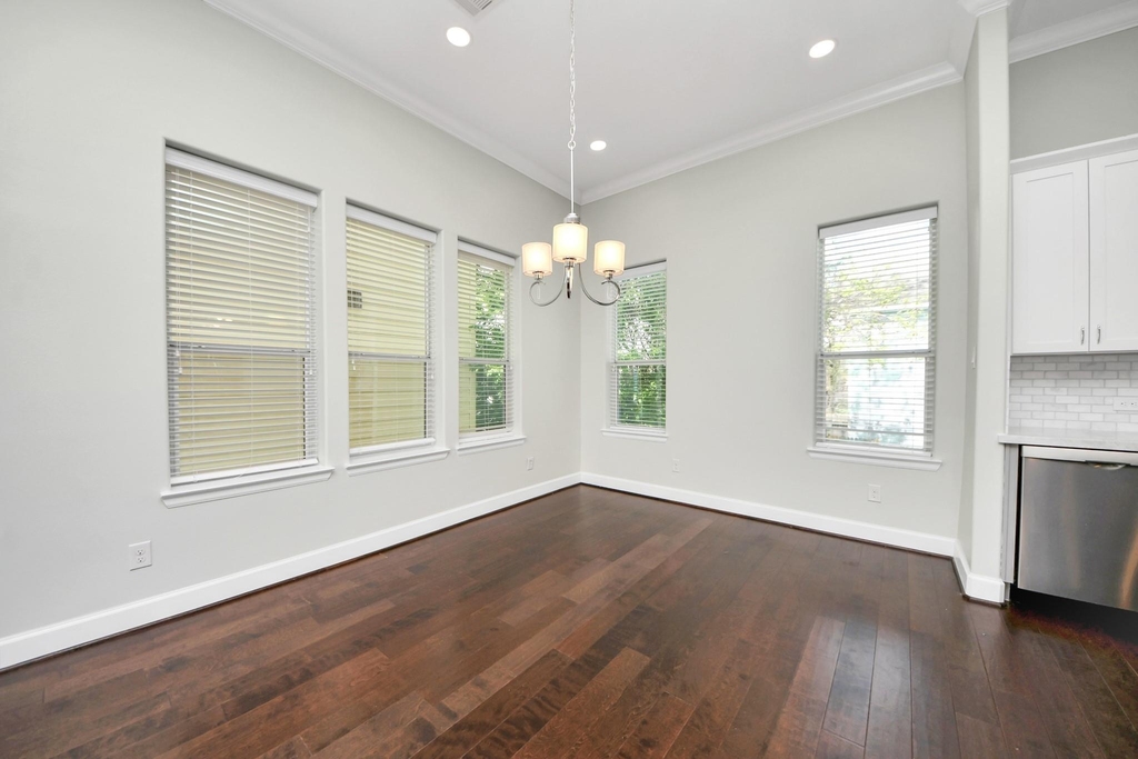 1716 Stuart Street - Photo 14