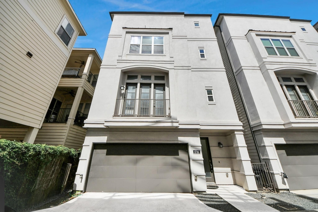 1716 Stuart Street - Photo 1