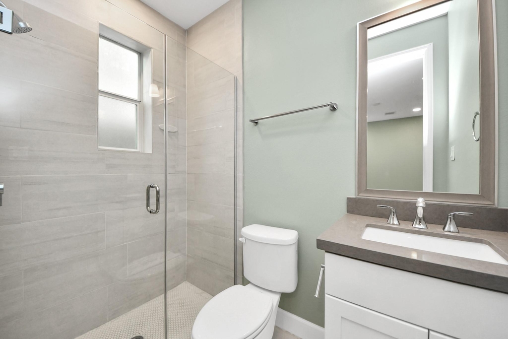 1716 Stuart Street - Photo 7