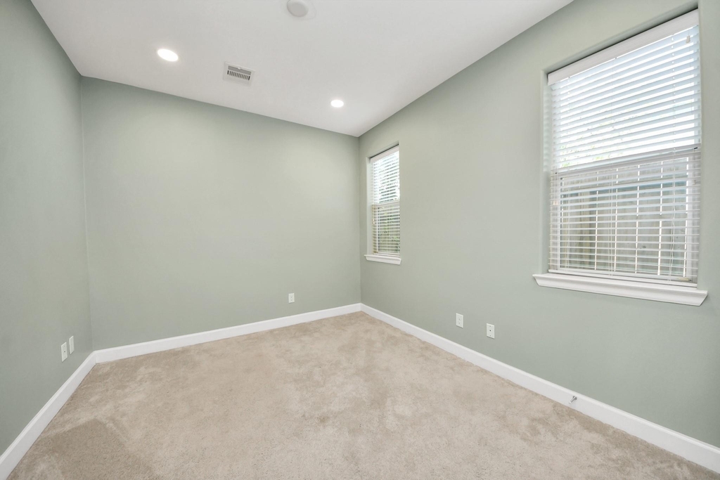 1716 Stuart Street - Photo 5