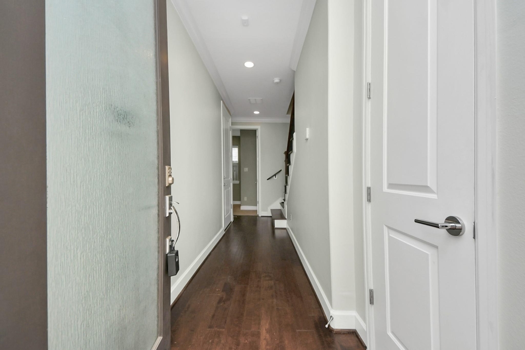 1716 Stuart Street - Photo 4