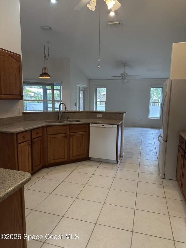 632 Bayfront Terrace - Photo 11