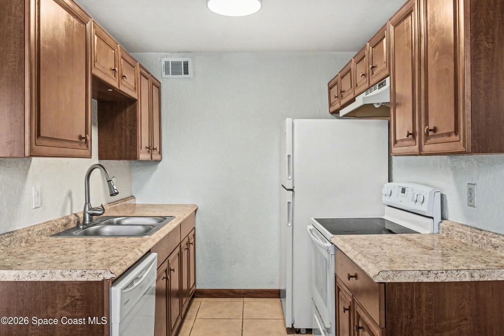 1123 Tree Ridge Lane Ne - Photo 9