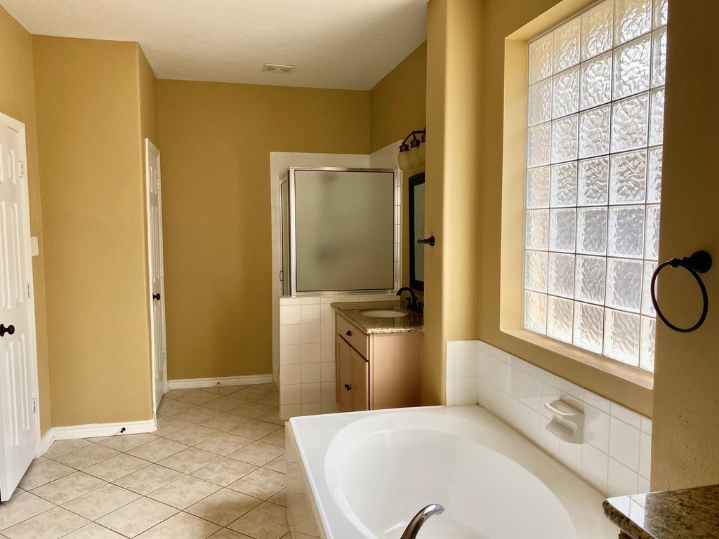 5602 Walkabout Way - Photo 14