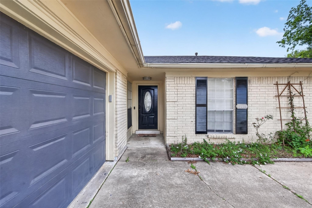 12818 Westella Drive - Photo 2