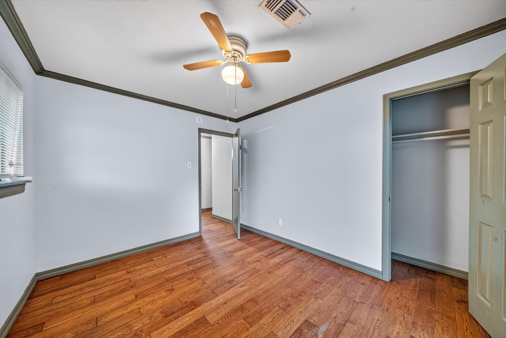 5725 Melanite Avenue - Photo 10