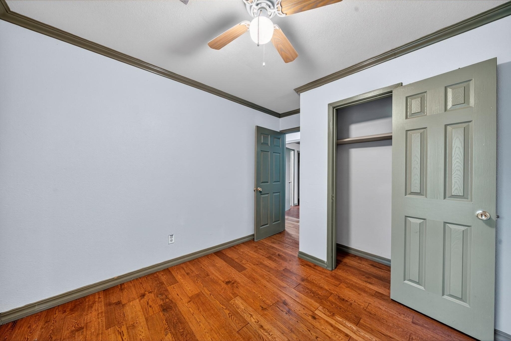 5725 Melanite Avenue - Photo 8