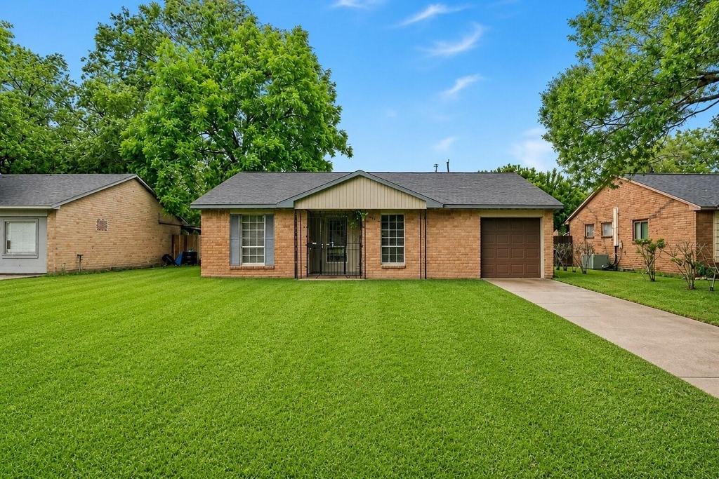 5725 Melanite Avenue - Photo 0