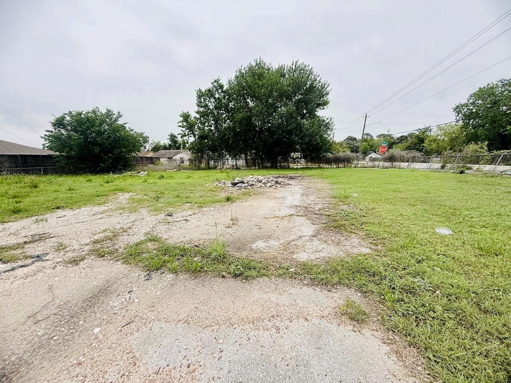 3910 Anderson Road - Photo 5