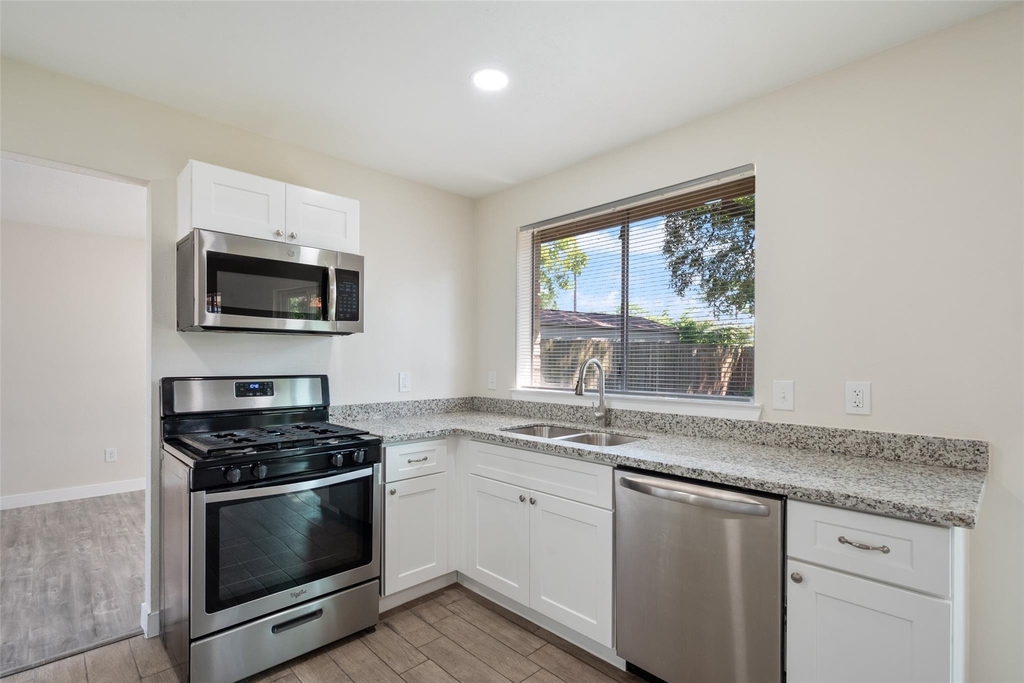 5410 Forest Trails Drive - Photo 8