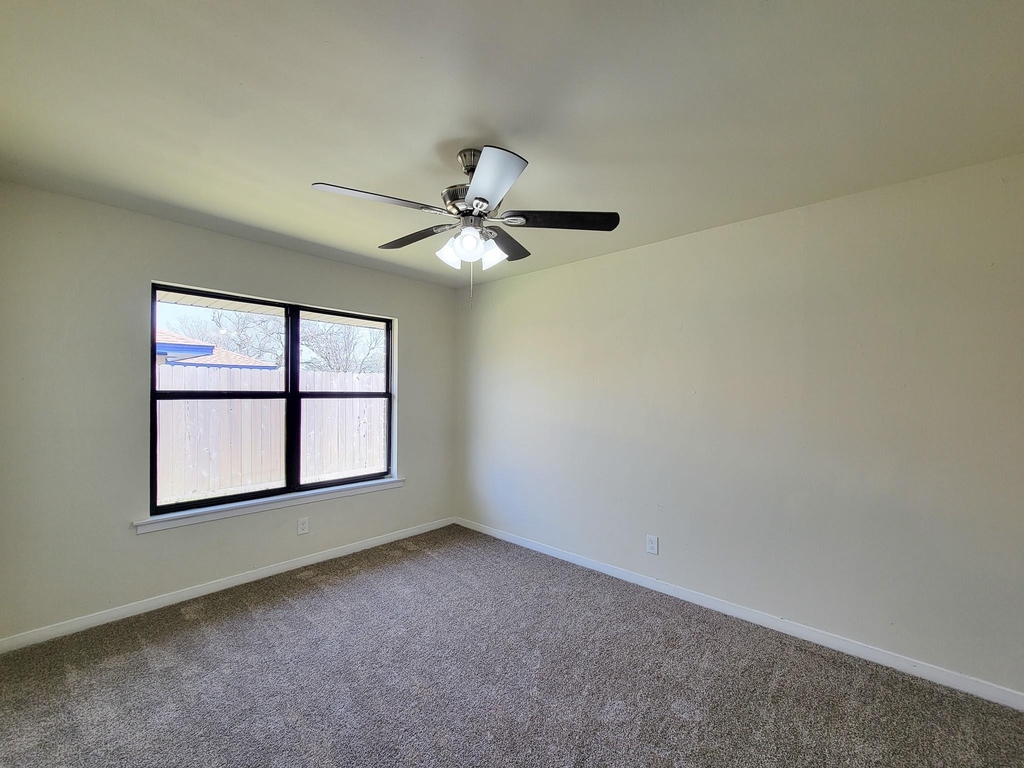 133 S Yaupon Street - Photo 17