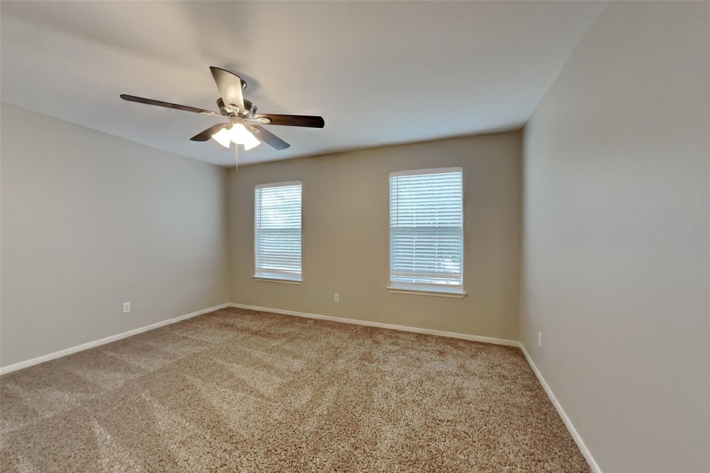 7906 Buffalo View Lane - Photo 11