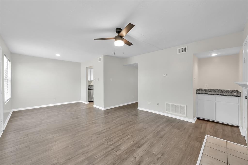 900 Holly Drive - Photo 4