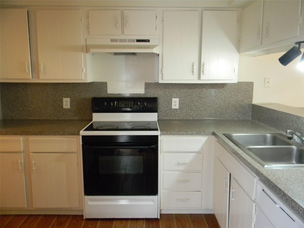 9200 West Bellfort Street - Photo 17