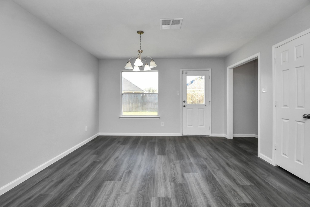 21602 Ornella Circle - Photo 9
