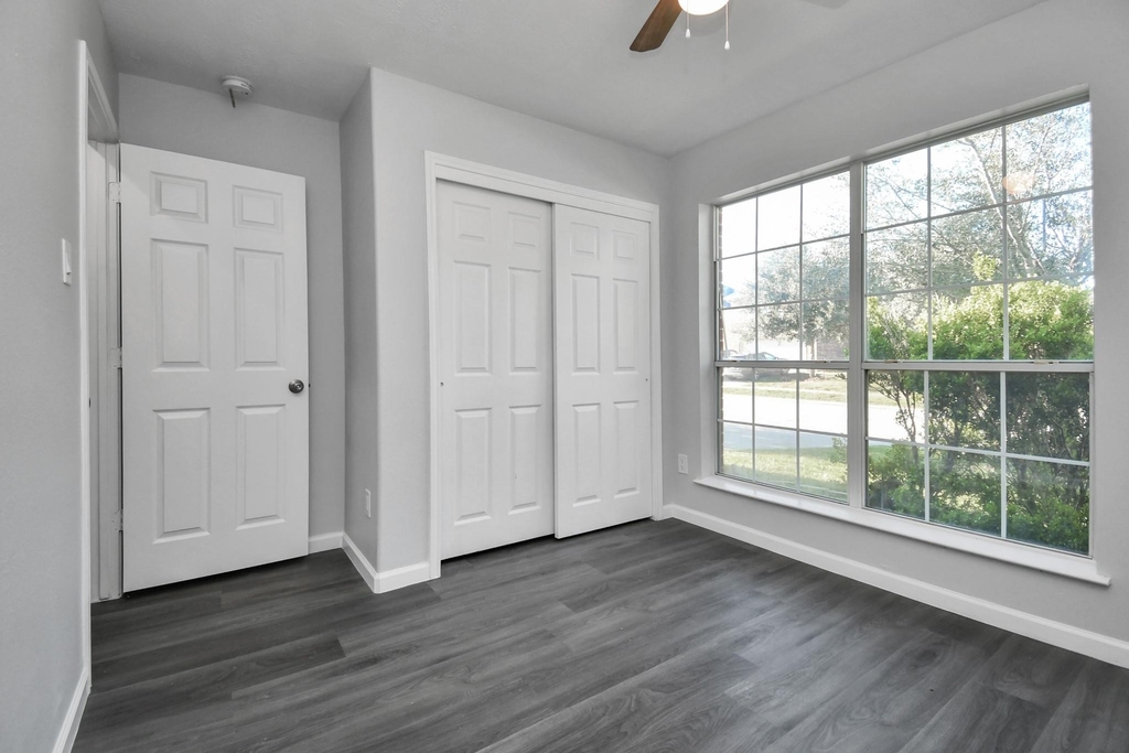 21602 Ornella Circle - Photo 2