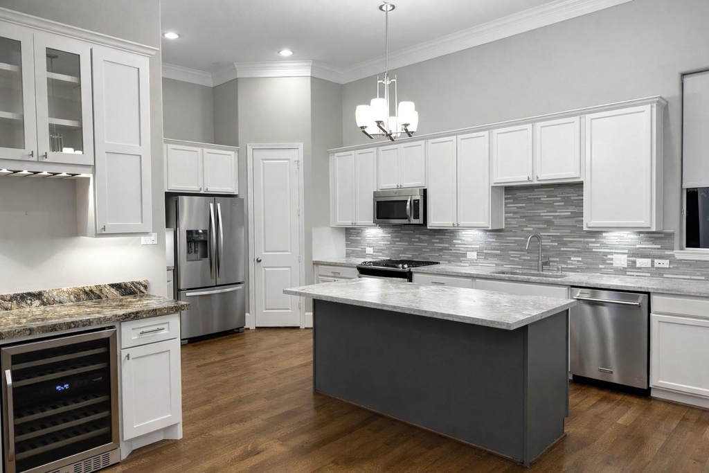 1621 Shearn Street - Photo 2