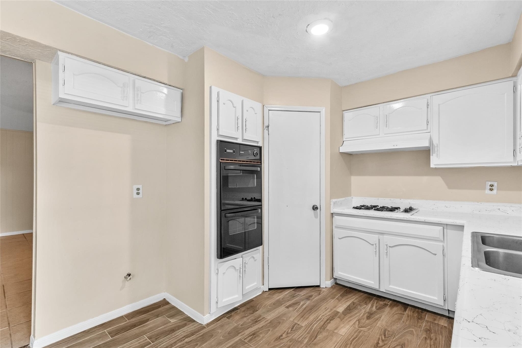 9603 Landry Boulevard - Photo 7