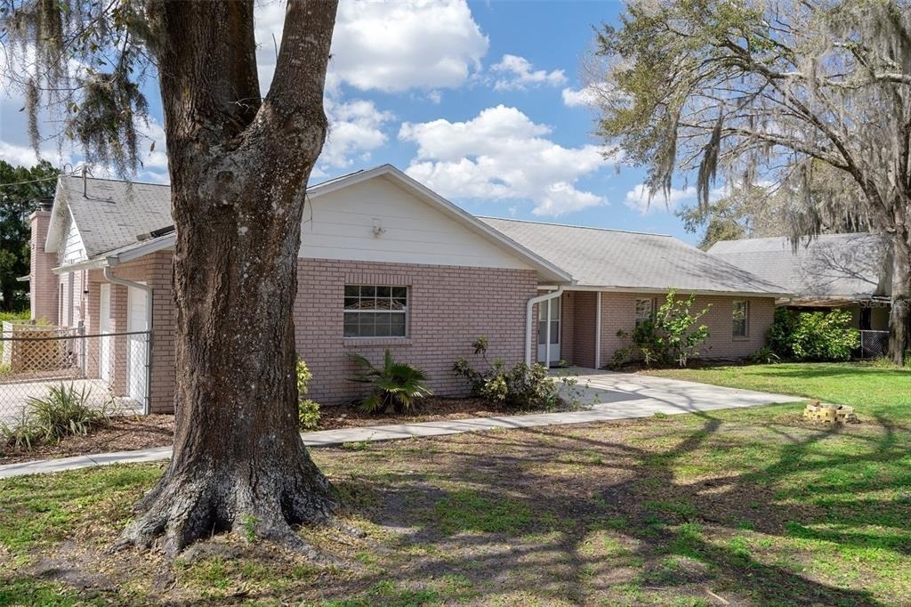 19804 Hiawatha Road - Photo 2