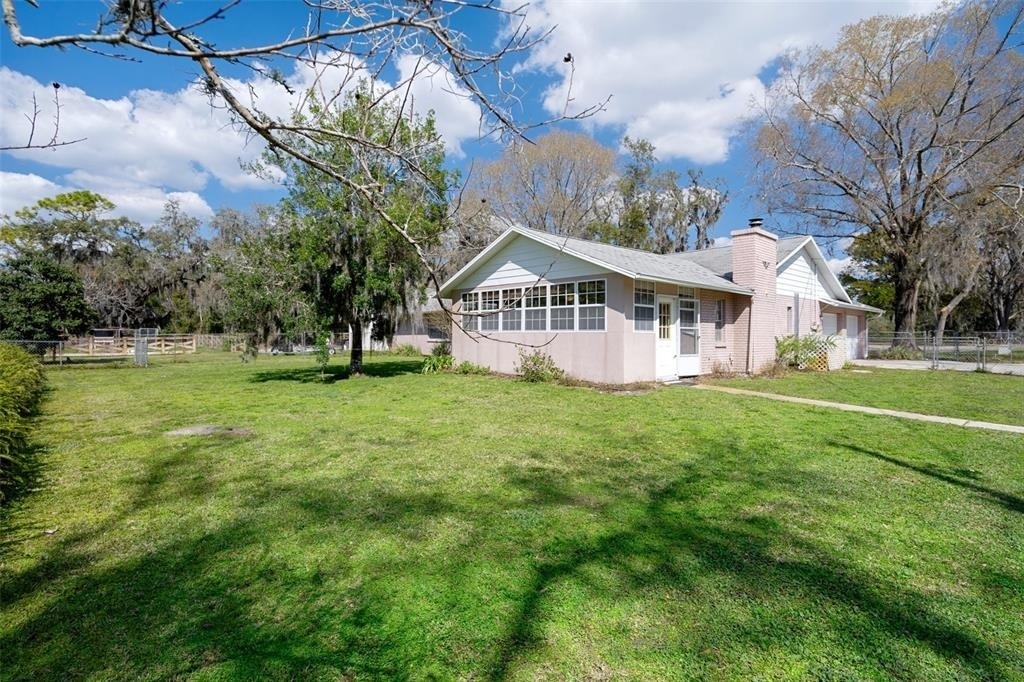 19804 Hiawatha Road - Photo 45