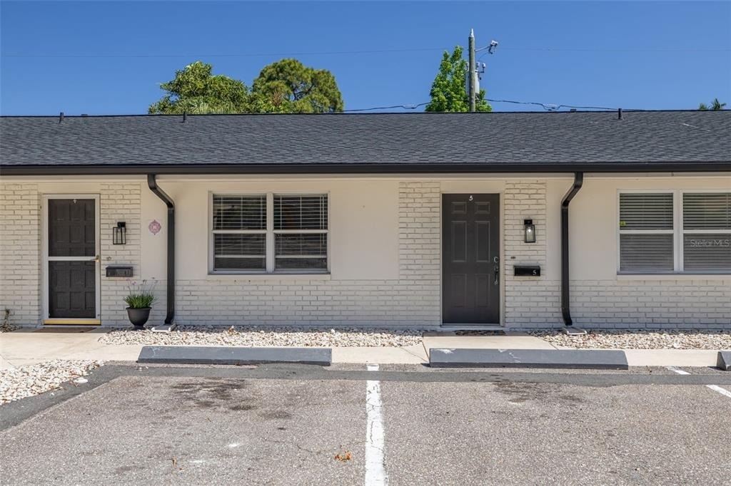 535 32nd Avenue N - Photo 2