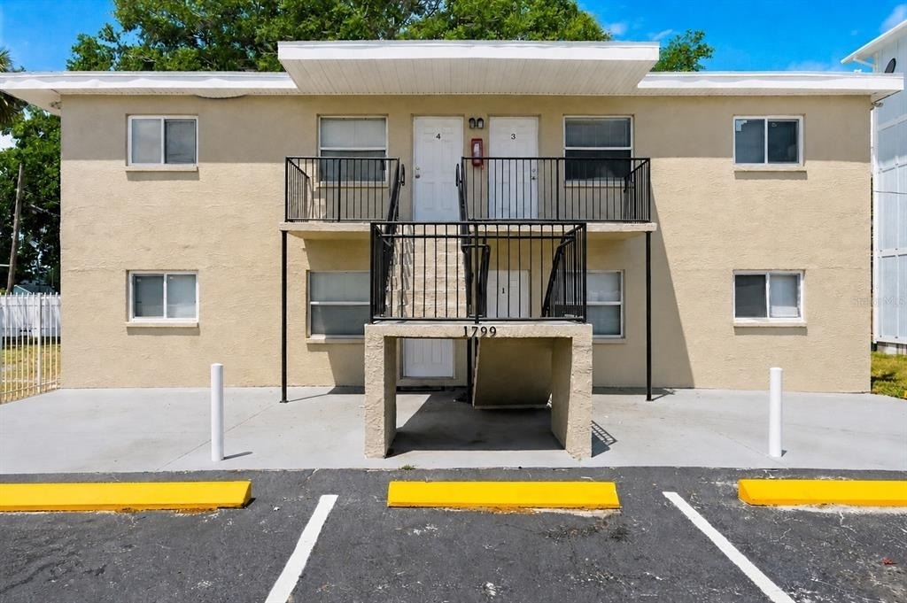 1799 Russell Street S - Photo 0