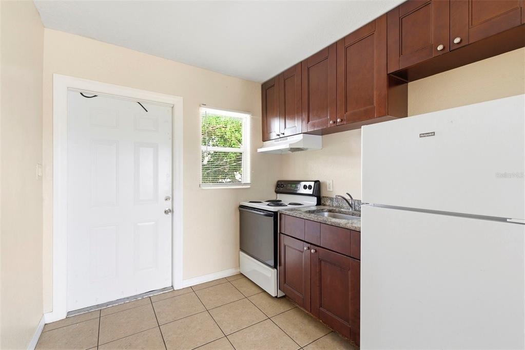 1799 Russell Street S - Photo 8