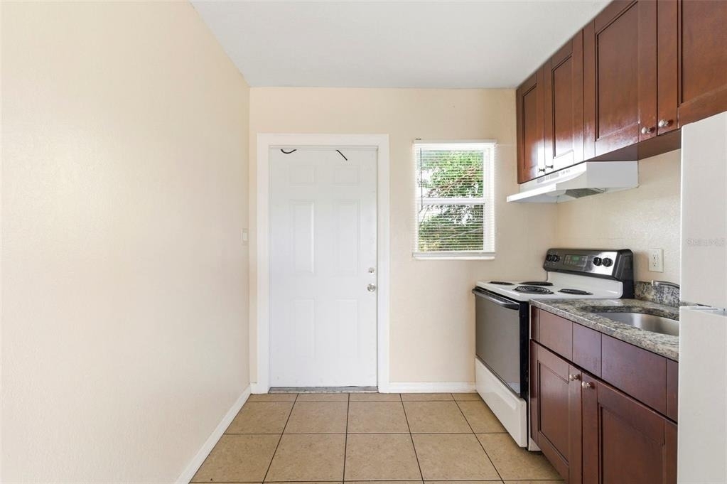1799 Russell Street S - Photo 9