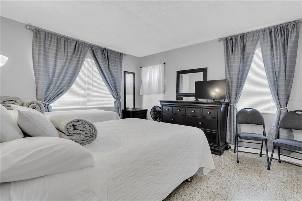 121 46th Avenue - Photo 2