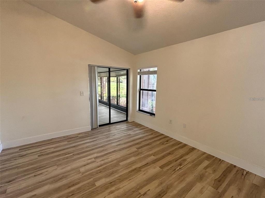 339 Pembroke Lane S - Photo 11