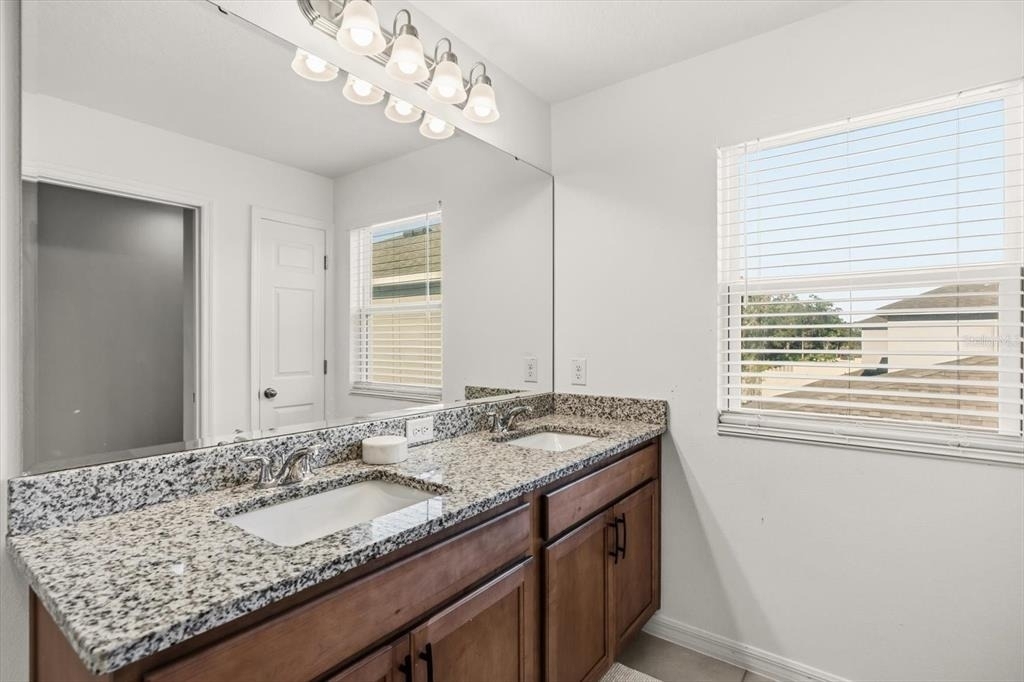 5277 Royal Point Avenue - Photo 30